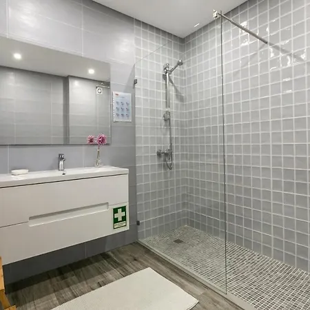 Surfers Paradise פניש