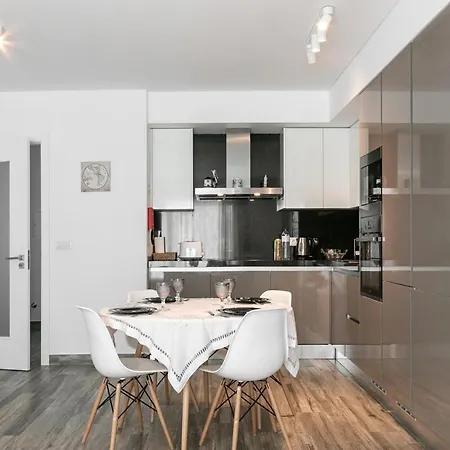 Surfers Paradise דירה *